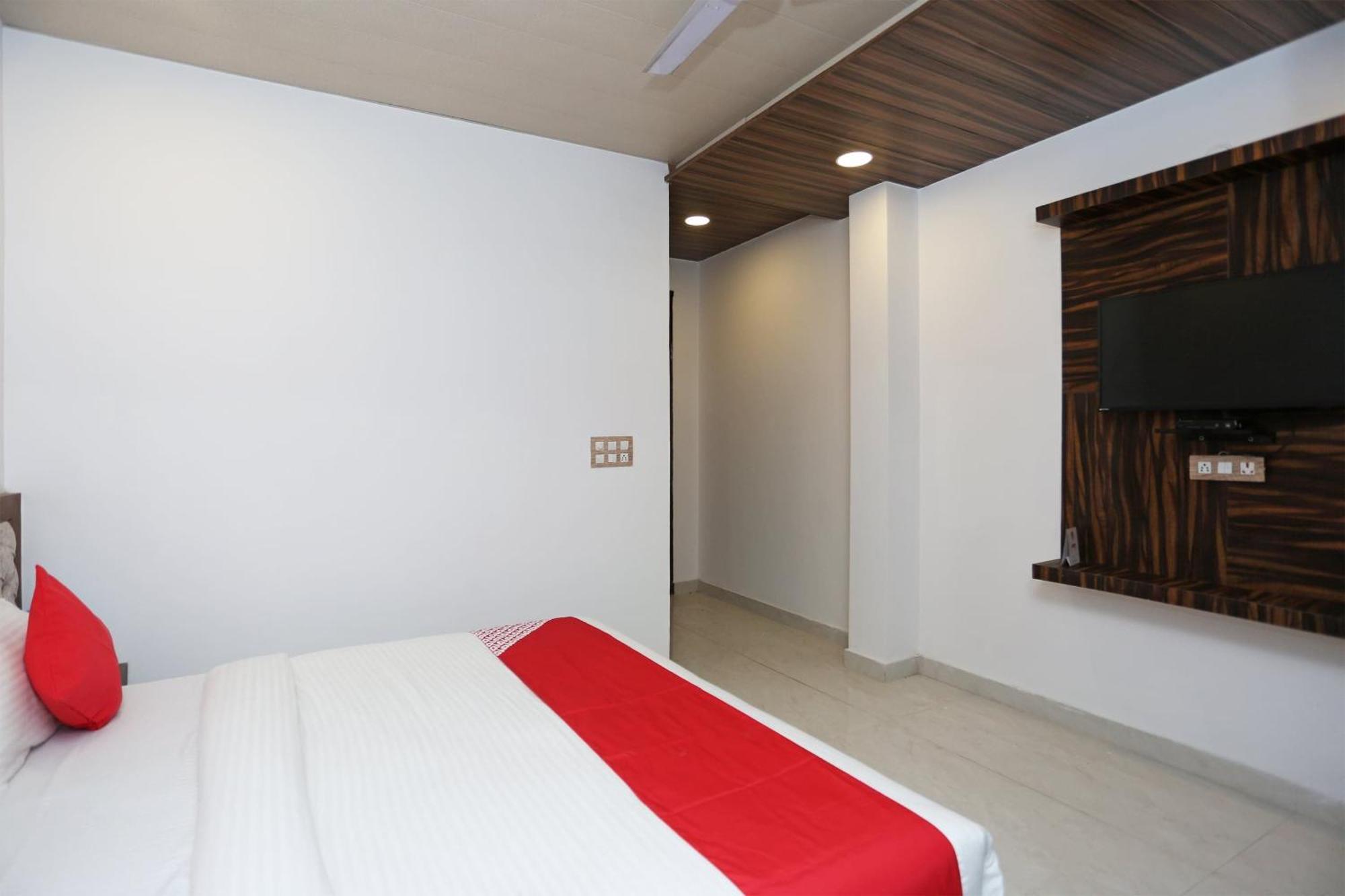Hotel Rosewood Inn Rājpur エクステリア 写真