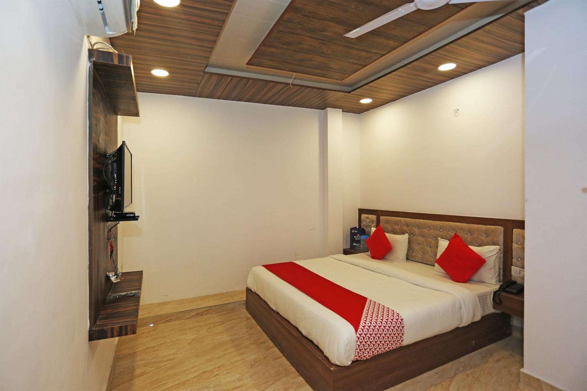 Hotel Rosewood Inn Rājpur エクステリア 写真